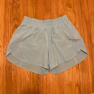 Lululemon Track That Blue Mid-Rise Lined Short 5” Sz 8